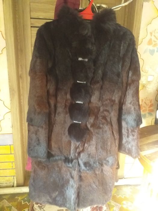 Шуба сотилади холати жуда яхши кам кийилган