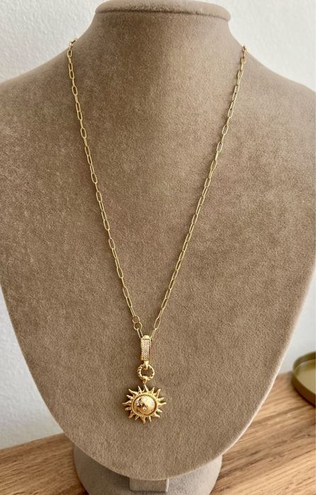 Нови дамски обеци , часовник , гривни и колие