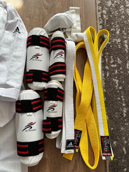 Costum de taekwondo adidas Adi-Start II white si protectii