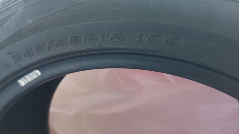 Балон 245/45/R18