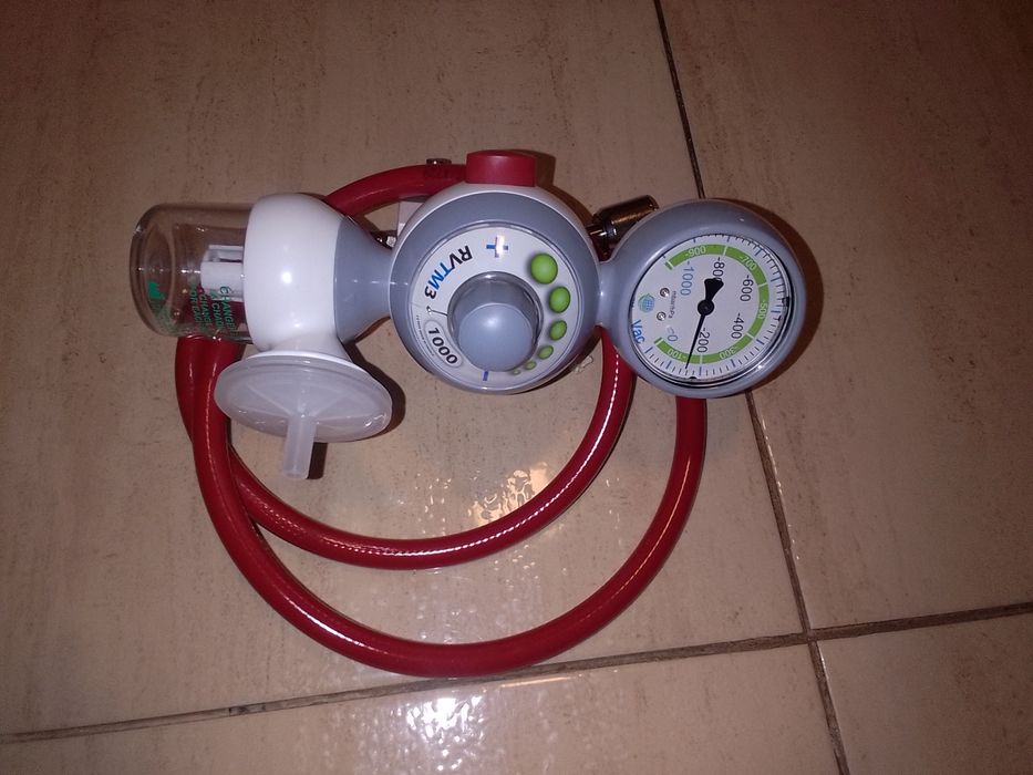 Vând butelie oxigen și regulator oxigen