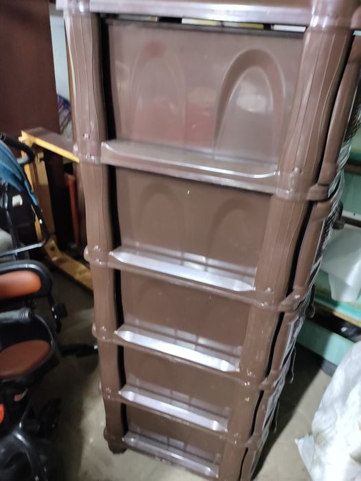 Шкаф  пластиковый