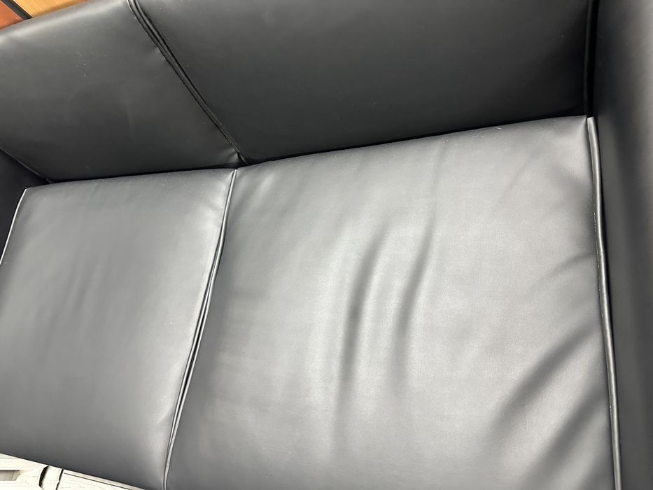 Офисная мебель: руководительский стол, диванкресла, шкафы, холодильник