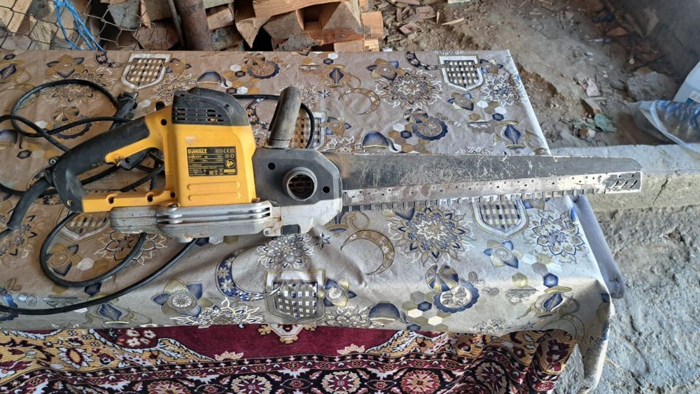 Foarfecă electrică gard viu DeWALT DWE397 – 1700W