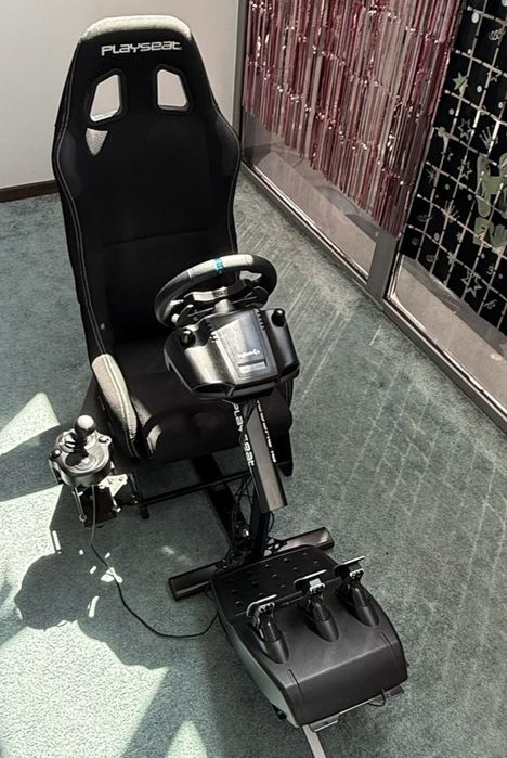 Scaun gaming , playseat simulator Volan + Pedale + Schimbător