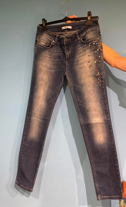 Дънки Liu Jo с камъчета