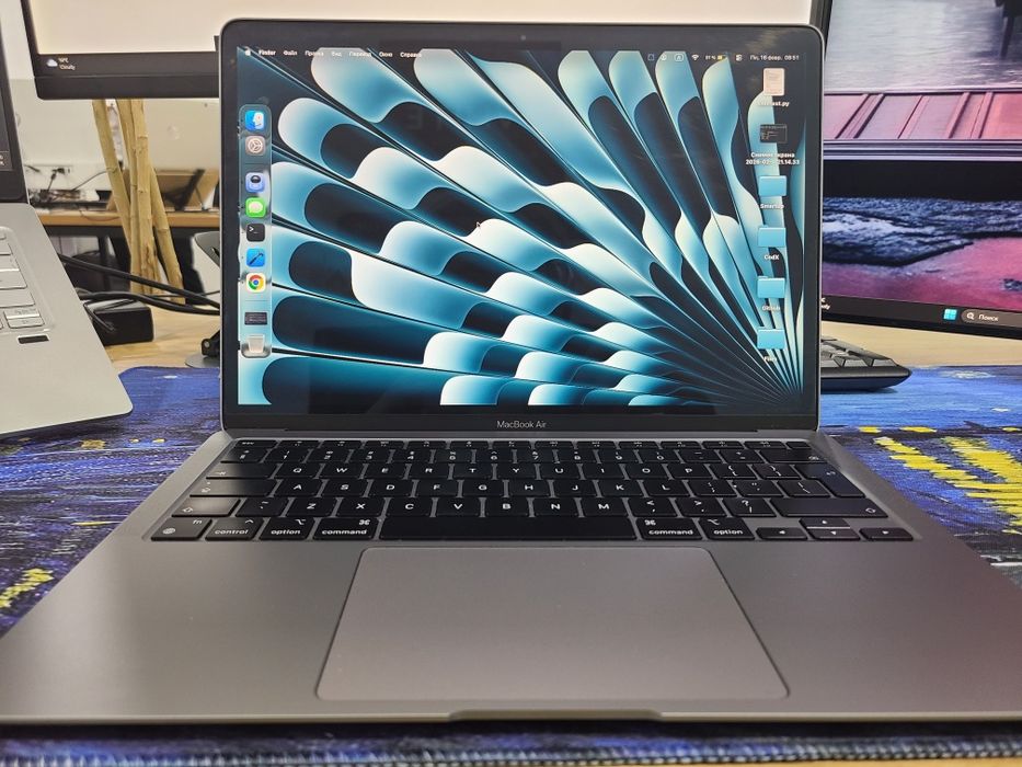 MacBook Air 13 M1 (8/256GB)