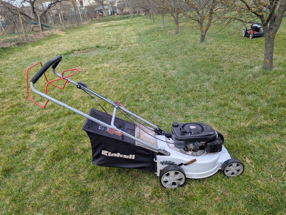 Masina de tuns iarba cu tractiune Einhell