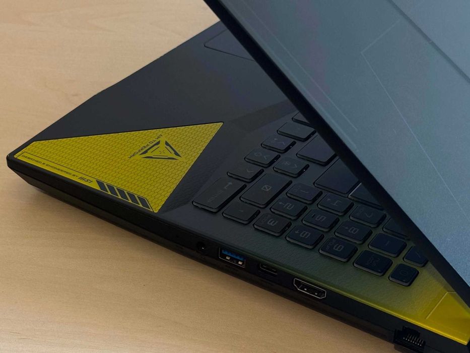 Бартер! MSI Crosshair 15'' / 14-ядрен Core™ i7-12700H / 32GB Ram / 1TB SSD / 1440p (QHD), 165Hz