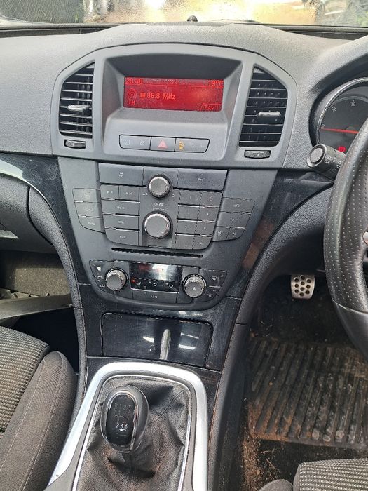 Опел инсигния 2.0дизел