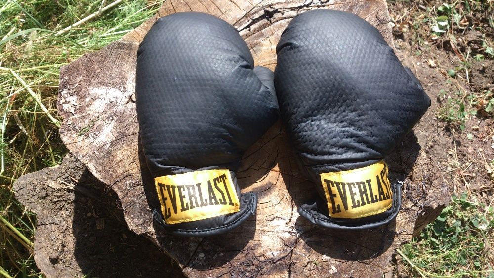 Боксови ръкавици Everlast Tn:Y