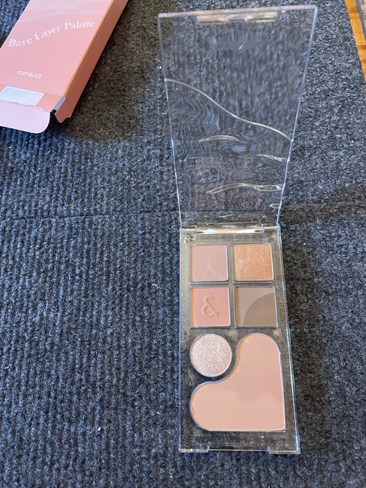 Vand paleta de farduri roze