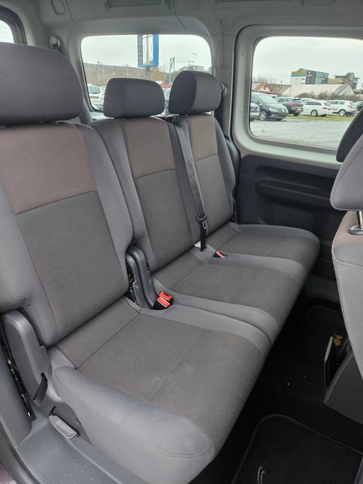 Vw caddy maxi 7 locuri 4x4 motor 2.0 tdi fabricatie 2013