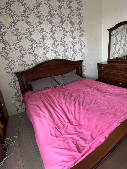 Кровать двухспальная ПРОДАМ СРОЧНО