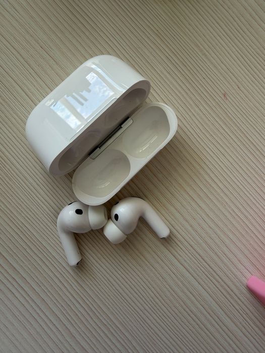 Продаю AirPods 3 Pro Пользовалась аккуратно,