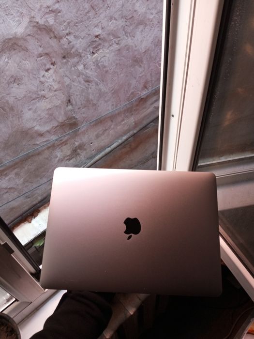 MacBook PRO. Touch Bar/Touch ID/True Tone.