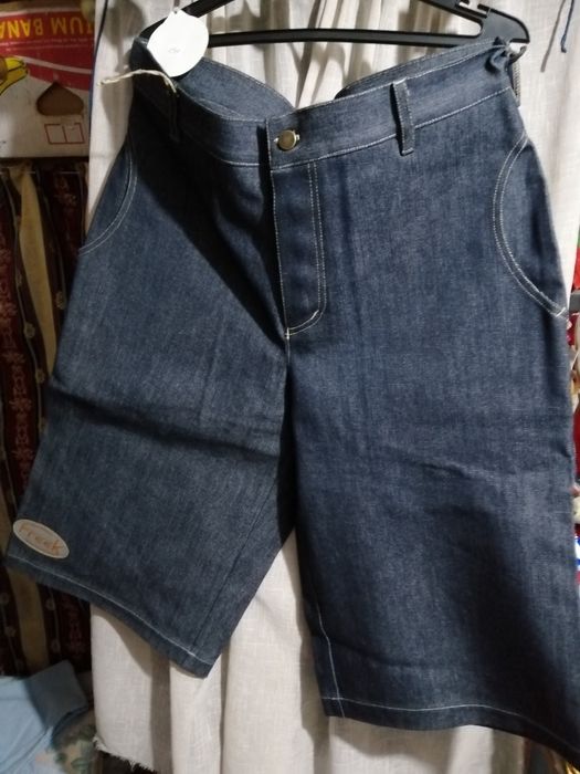 Дънки        нови