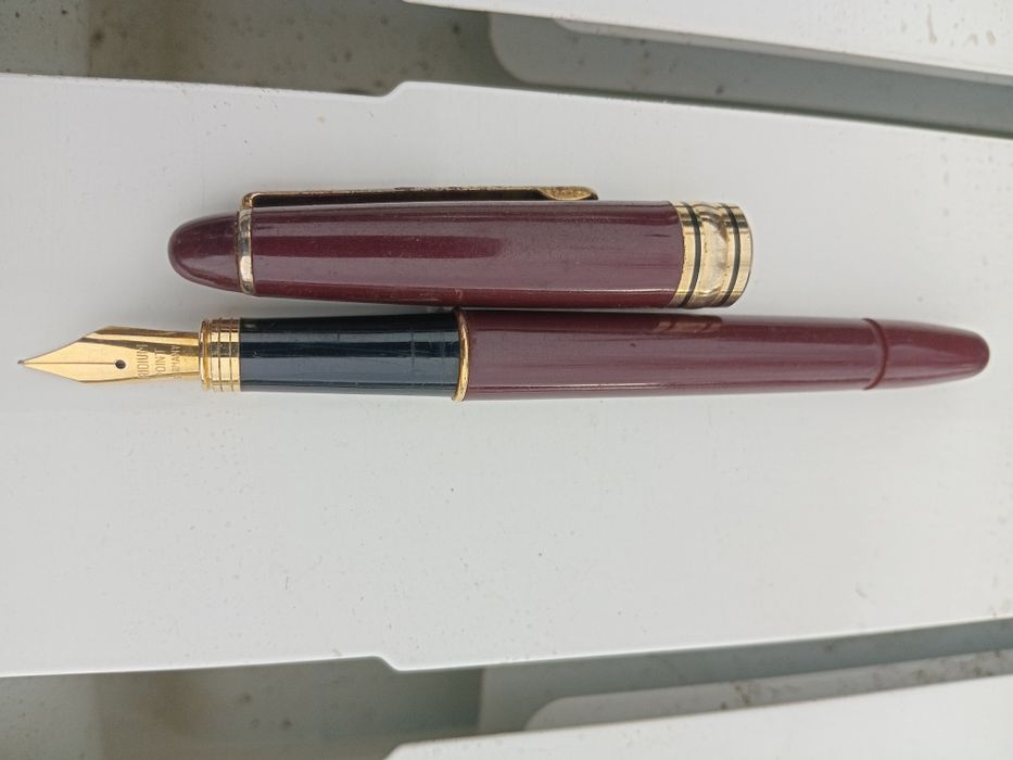 Стара писалка с позлата