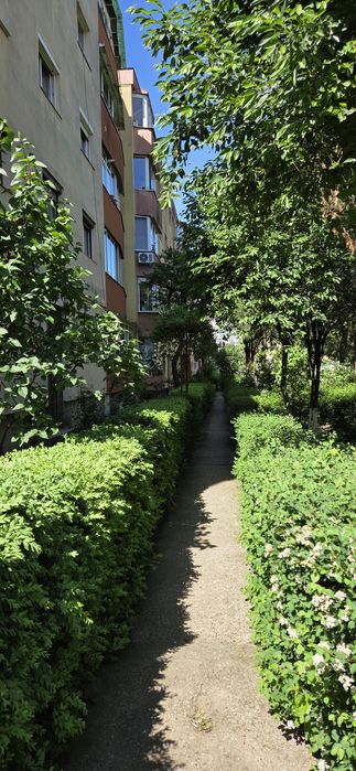 Apartament 3 camere,decomandat , zona Coressi Mall