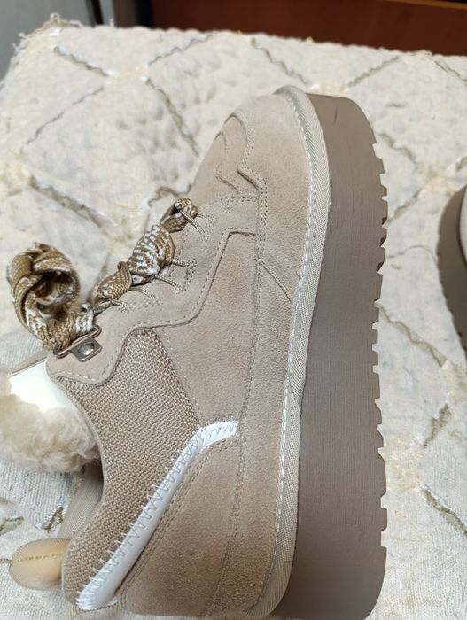 Продам зимние новые кроссовки