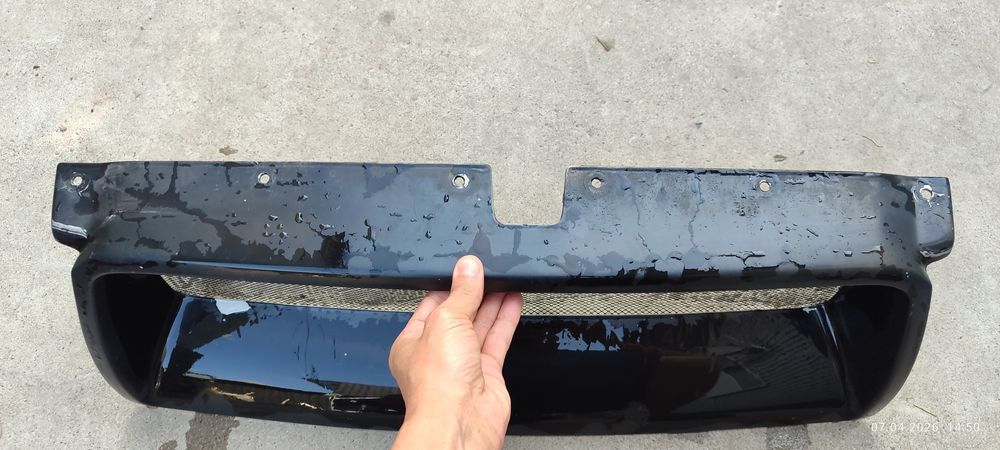 Решетка радиатора Subaru Forester SG5