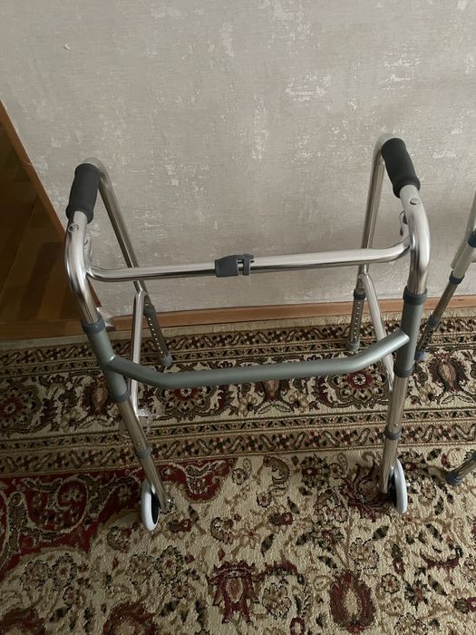 Удобный био туалет и ходунки