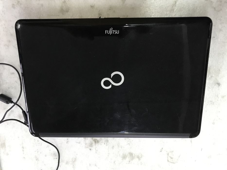 Нутбук fujitsu i3 проц