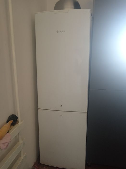 Xolodilnik srochni sotiladi Bosch