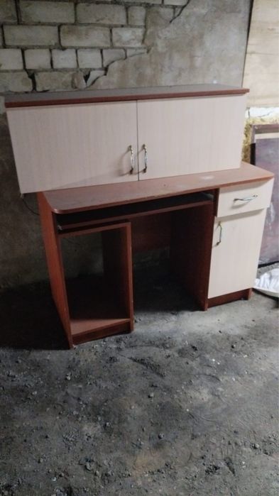 продам стол и шкаф