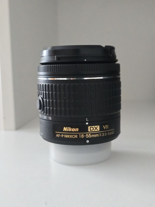 Nikon D3500 + Obiectiv 18-55mm, Doar 8.300 cadre, Stare Excelentă + Geantă