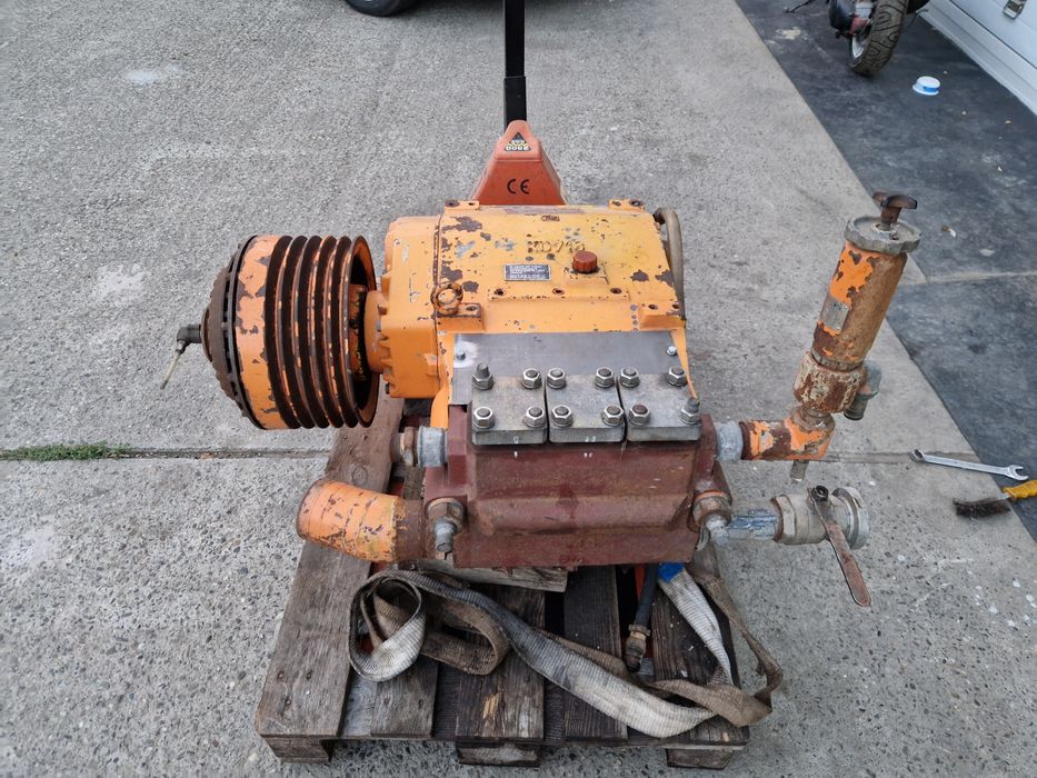 Vând pompă presiune Uraca KD716-G perfectă pentru vidanje / hidrocuraț