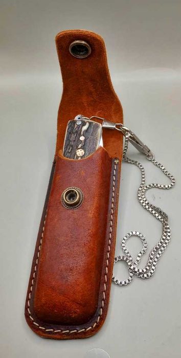 Cutit de buzunar vanatoare cu teaca si lant