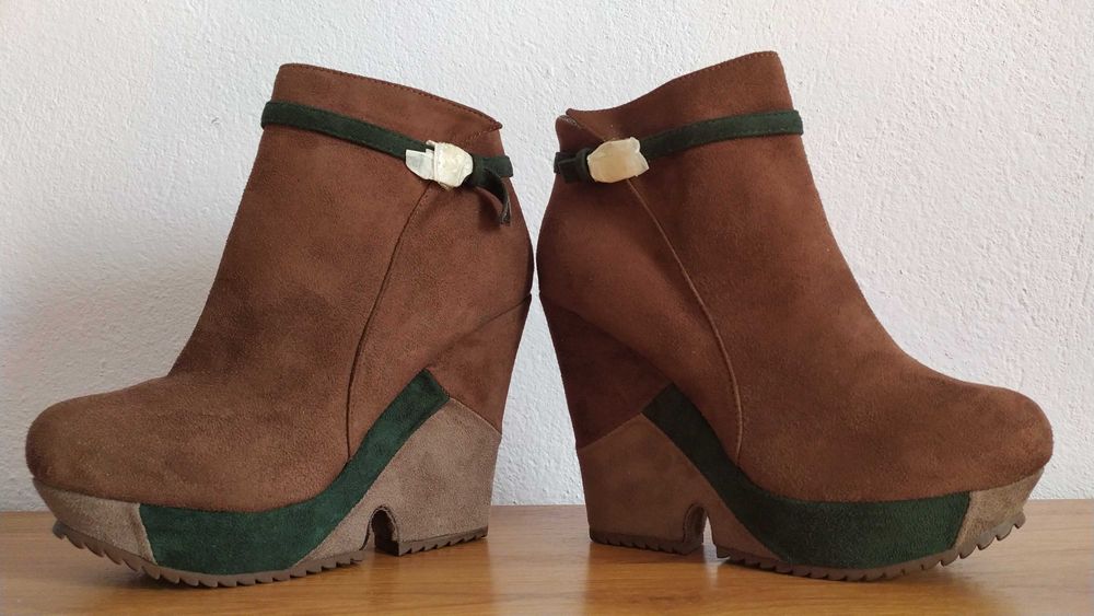 Боти на висока платформа, 38-ми номер