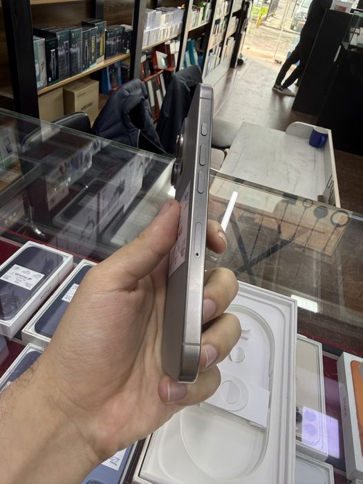 Iphone 16 pro natural