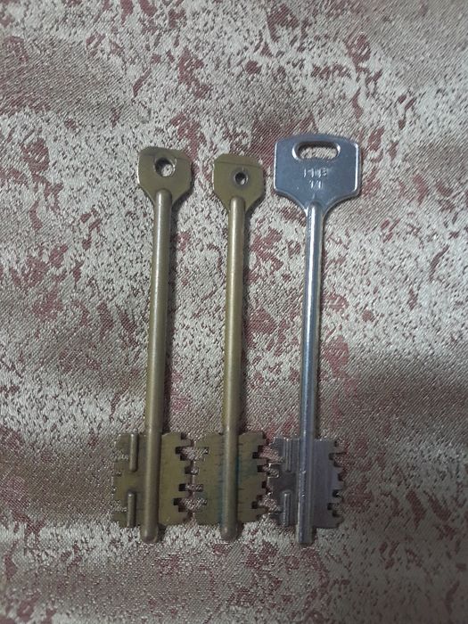 Замок навесной на дверь