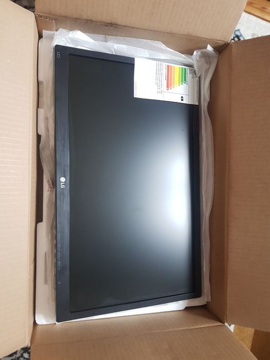 LG monitor 22 FULL HD