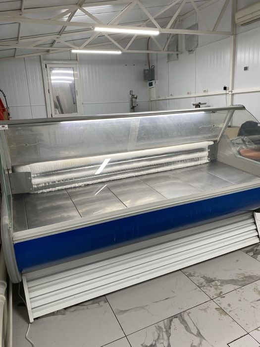 Витринный холодильник