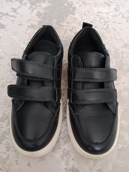 Продам детскую обувь 34 размер