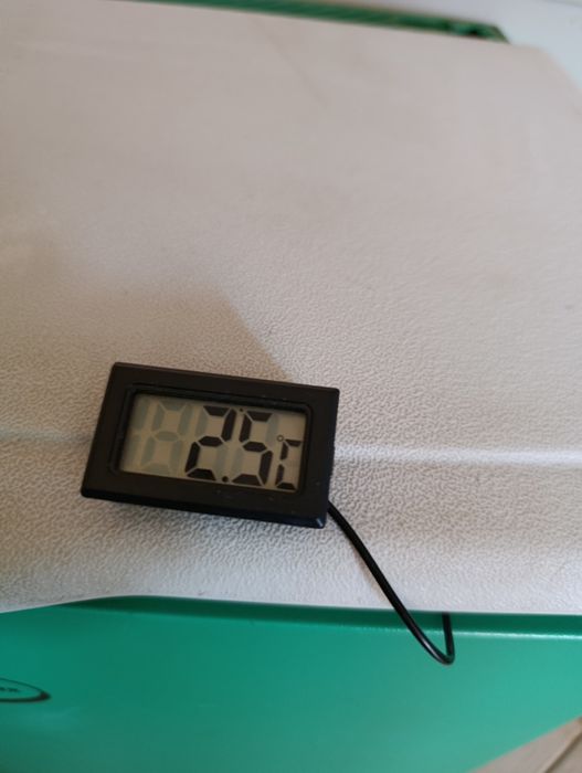 Хладилник на 12 , 220 волта и газ