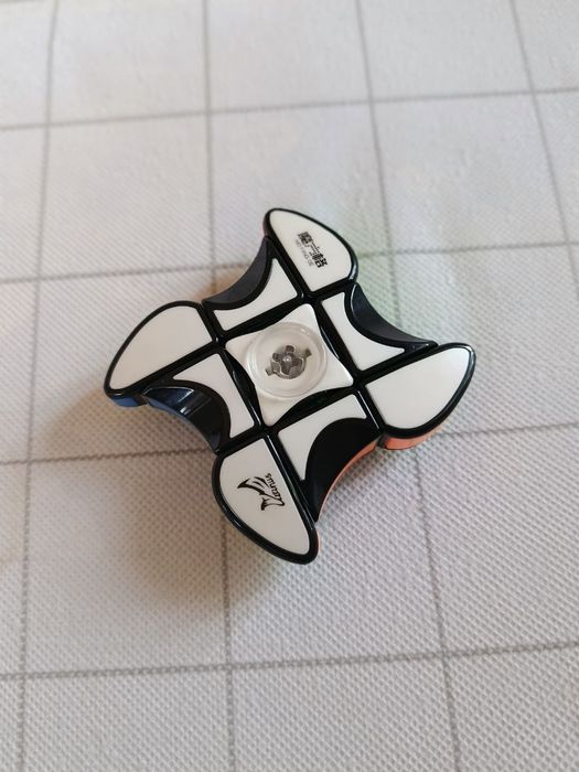 1x3x3 spinerli kubik rubik.