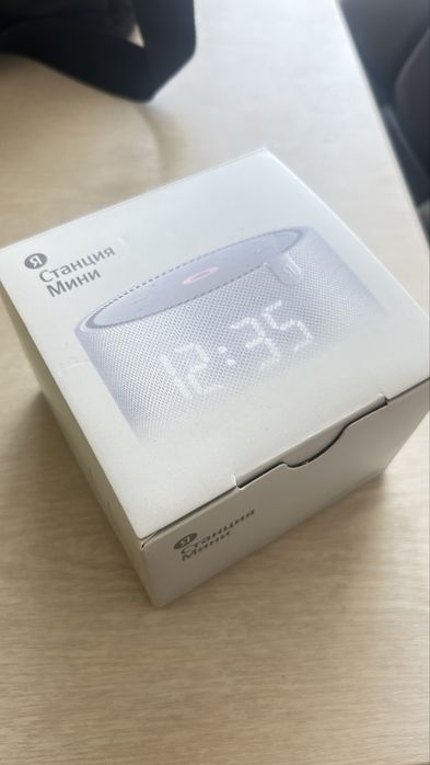 Яндекс умеая колонка мини с часами