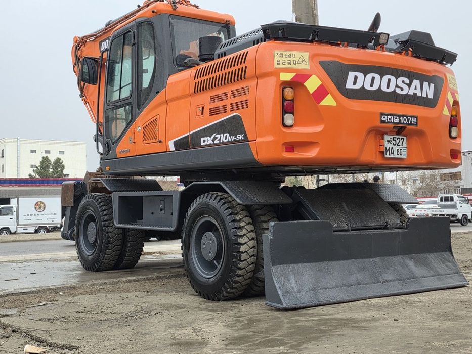 doosan 210 w 2017 yil hundai 145 w 2017 yil