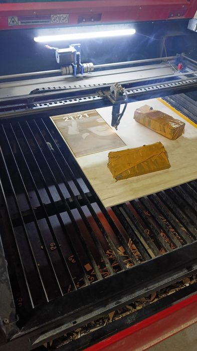 Портрет на дереве