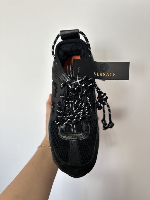 Versace chain reaction