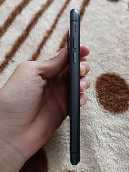 Продаю айфон 11. 128гб