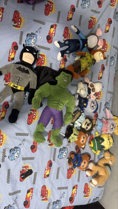 Vand plusuri spiderman/ zootropolis/ batman/ hulk/ stich/ pikachu