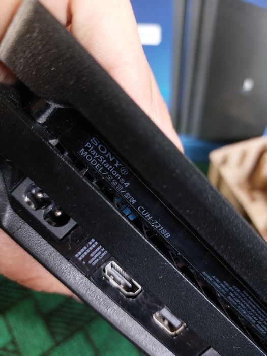 Ps4 pro 4k 1Tb joyi 10.1 versiya sotiladi