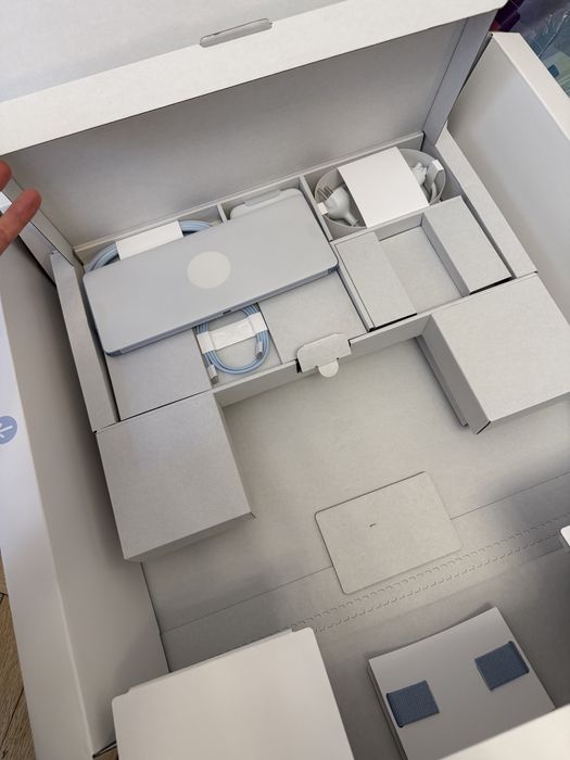 iMac 24” – Apple M3 | 8GB RAM | 256GB | Ca NOU, Cutie, emit fact