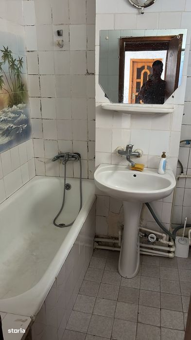 Apartament 3 camere, balcon, etaj 7, Călărași