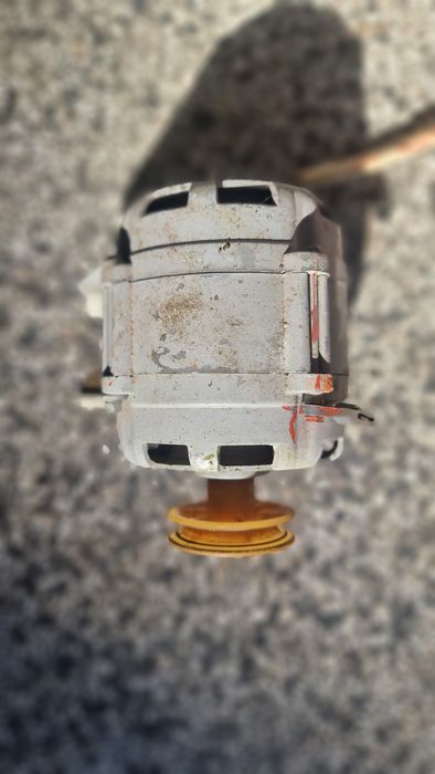 Двигатели от перални..
По 30лв всеки.6